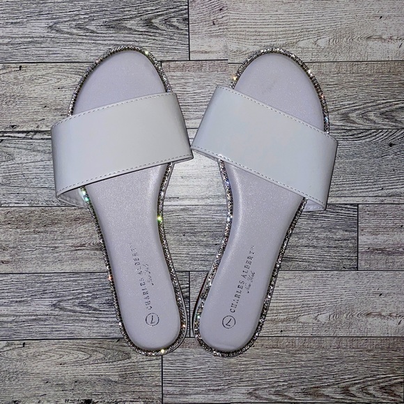 White rhinestone slides size 7 - Picture 1 of 3